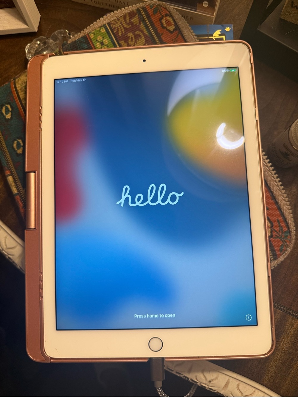 Apple iPad Air 2 16GB Gold with White Front and Rose Gold keyboard Case.